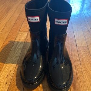 Hunter Women's Ella Chelsea Waterproof Winter Rain Ankle Boot Black